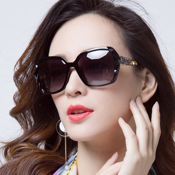 2025 New Women's Sunglasses Trendy Fashion Large Frame Sunscreen Sunglasses Vacation Vintage Sunglasses