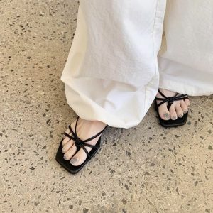 New sheepskin version ~ French evening breeze square toe thin strap flat slippers women's summer wear simple clip-on flip-flops