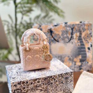 D home super mini Lady Dai Fei bag delicate and cute little square bag, sweet crossbody bag, shoulder bag, small waste bag