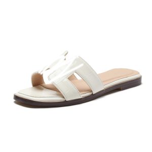 Real sheepskin summer lazy H sandals are fashionable and versatile, beach flats, ins, trendy white slippers for women to wear