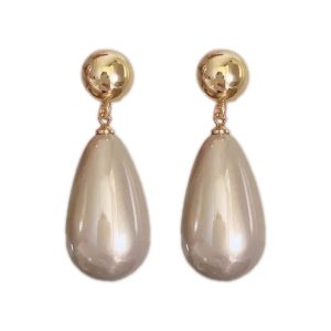 Retro little princess port style temperament water drop imitation pearl simple earrings atmospheric French versatile S925 silver earrings for women