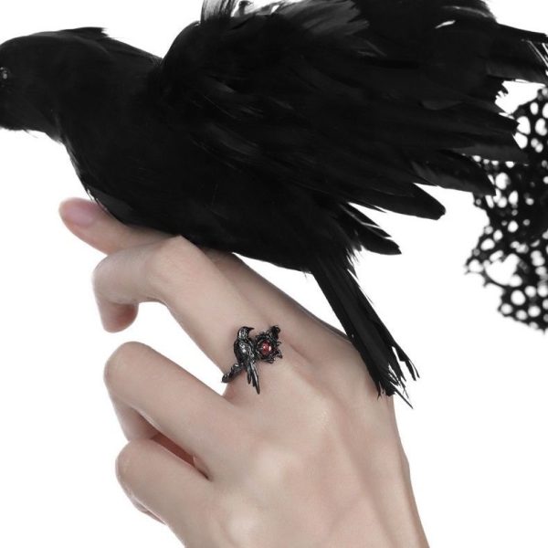 The new dark style imitation ruby crow ring does not fade niche design, high-end dark refers to a drop shipping - Image 2
