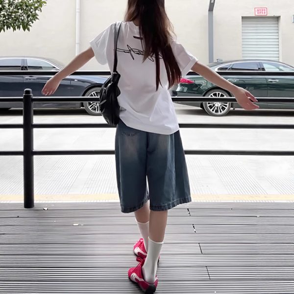 Retro wide-legged scimitar denim cropped shorts women's summer new high-waisted loose slim straight-leg six-point pants - Image 4