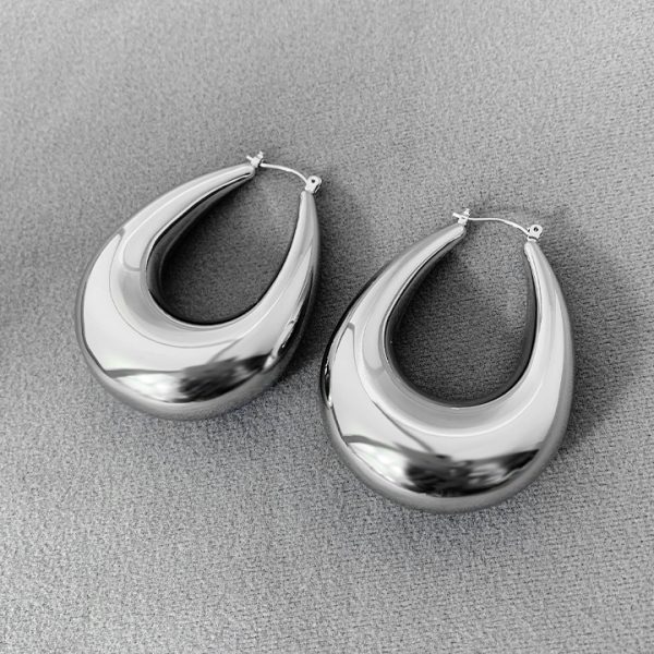 French vintage gold drop earrings, women's niche design, cold wind earrings, light luxury, high-end personality earrings - Image 3