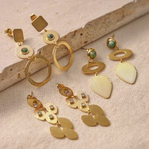French retro style natural stone long stud earrings vintage women's earrings plated with 18K gold plated stainless steel exaggerated earrings with a sense of luxury