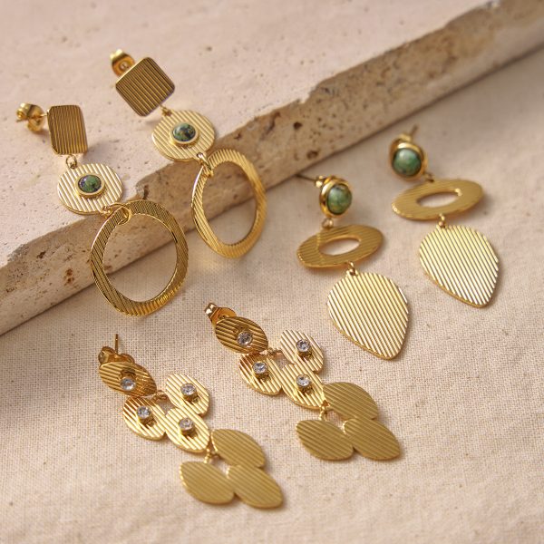 French retro style natural stone long stud earrings vintage women's earrings plated with 18K gold plated stainless steel exaggerated earrings with a sense of luxury - Image 3