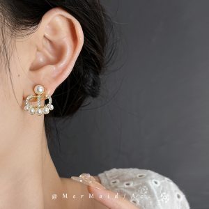"French Girl" insomnia mermaid CD pearl earrings female stud earrings French vintage high-end small fragrance ear clips