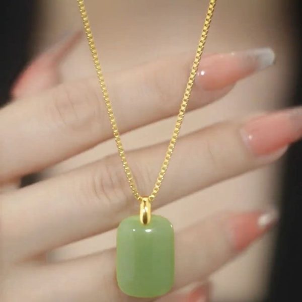 In 2023, the new popular necklace women's light luxury brand pendant emerald green white clavicle chain INS