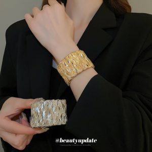 European and American cross-border cold wind twist bracelet simple high-end temperament bracelet light luxury fashion girlfriend hand jewelry wholesale