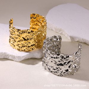 Cross-border European and American metal bracelets can be adjusted gold bracelets, women's exaggerated sense of luxury, open wide bracelets, and sent on behalf of others
