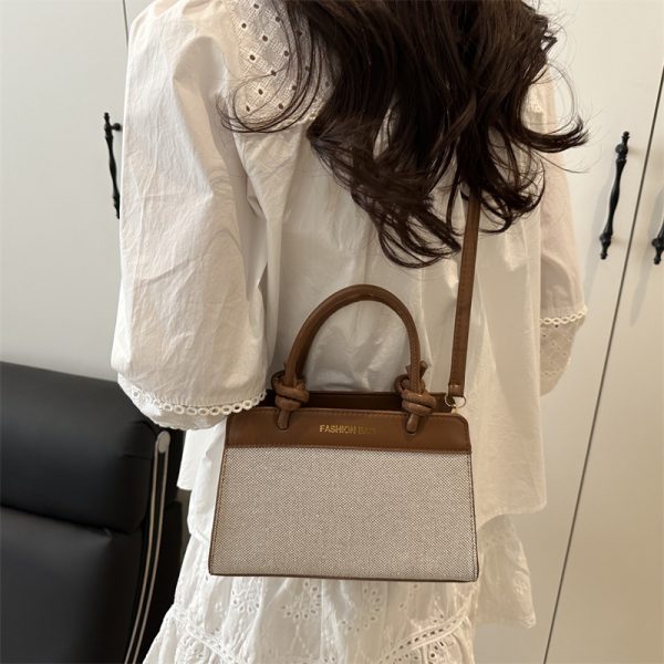 Korean casual handbag women's 2025 new fashionable foreign temperament crossbody bag splicing niche design saddle bag - Image 3
