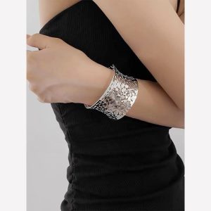 European and American exaggerated hollow leaf wide-faced bracelet women's 2024 new temperament high-end sense bracelet bracelet bracelet