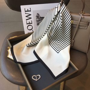 Hangzhou silk 100% mulberry silk silk scarf Nordic simple women's 70cm square scarf striped silk scarf collar scarf shawl