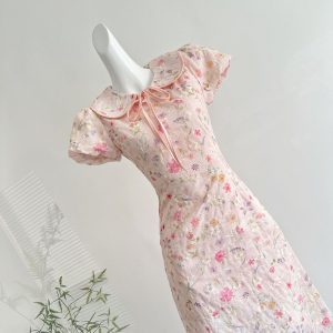 "Lucky" Qiqi is very bright and full of flowers, the new Chinese floral print cheongsam dress, the summer is a beautiful little skirt