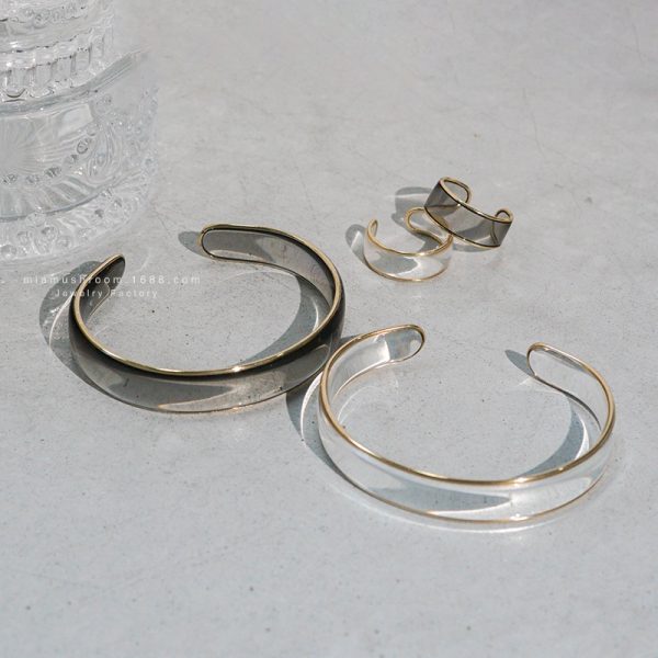 Japanese ins new cross-border design summer cool temperament transparent resin opening bracelet bracelet for women