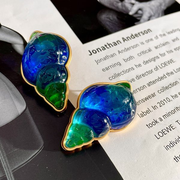 French high-end vintage second-hand jelly glass conch earrings heavy industry temperament gradient retro stud earrings - Image 2