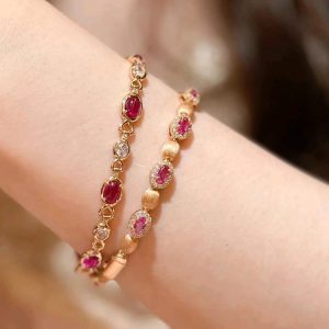 French vintage old money style hand-brushed pigeon egg high carbon diamond bracelet vintage color treasure red corundum bracelet women