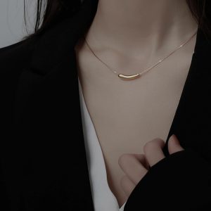 Water drop jewelry necklace women's titanium steel collarbone chain ins simple niche design sense geometric Internet celebrity new in 2023