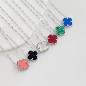 Cross-border hot sale double-sided gold four-leaf clover necklace, light luxury titanium steel non-fading jewelry, simple temperament, female clavicle chain