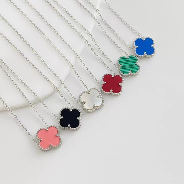 Cross-border hot sale double-sided gold four-leaf clover necklace, light luxury titanium steel non-fading jewelry, simple temperament, female clavicle chain