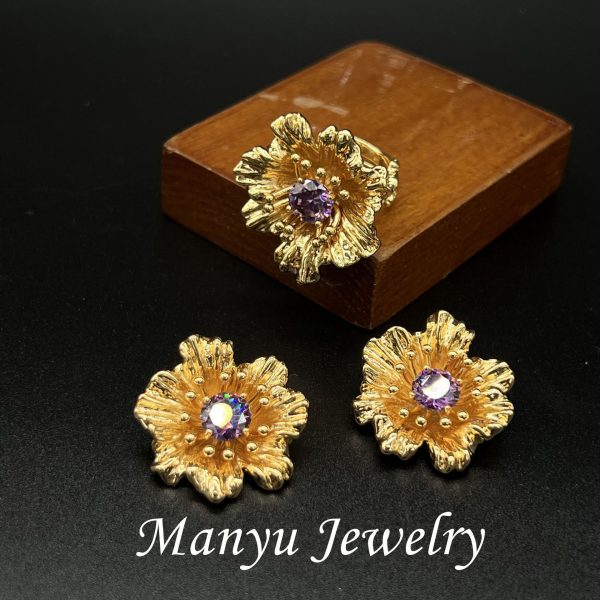 French Elegant Purple Zircon Flower Earrings Ring Set Gilded Flower Medieval Plain Gold Gardenia Flower Stud Earrings