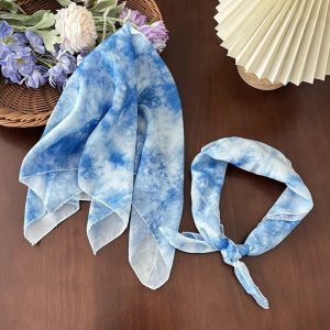Bailu with the same French retro handmade tie-dye triangle scarf travels, sweet and cute trendy pastoral headscarf, women's headband