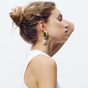 E13441 French retro fashion temperament ZA earrings for women creative shell conch pearl earrings versatile earrings
