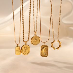 French vintage twist star moon stainless steel necklace personality fashion ladies metal pendant titanium steel necklace