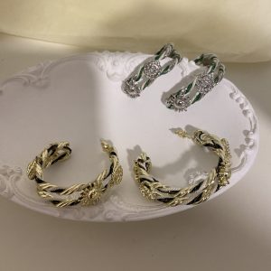 French niche design sun C ring earrings simple and high-end sense of hollow French retro circle women