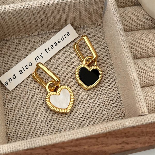 Black and white double sided love lock earrings French vintage luxury fashion commuter earrings exquisite and versatile earrings wholesale