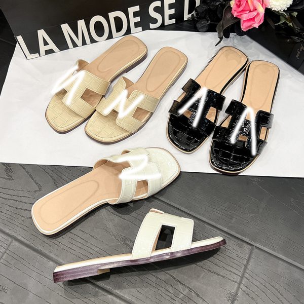 Real sheepskin summer lazy H sandals are fashionable and versatile, beach flats, ins, trendy white slippers for women to wear