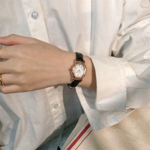 Cross-border popular French retro, exquisite and simple, personalized tonneau quartz watch, nostalgic belt watch for schoolgirls
