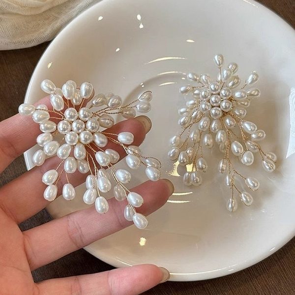 Cross-border hot selling pearl waterfall flower hand-wound pearl French elegant high-end temperament tassel earrings for women