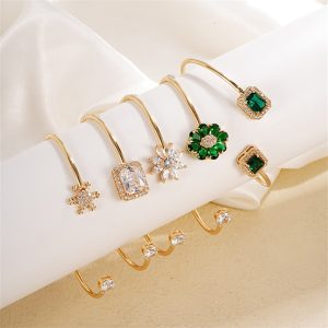 European and American hot-selling small daisy flower zircon bracelet snowflake bracelet female design sense niche sense of luxury original light luxury