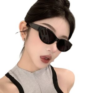 Korean jennie hot girl cat eye sunglasses women's 2025 new retro sunglasses UV protection European and American trendy cool