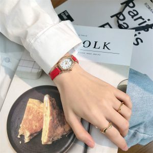 Cross-border popular French retro, exquisite and simple, personalized tonneau quartz watch, nostalgic belt watch for schoolgirls