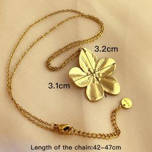 European and American high-end light luxury necklace feminine fashion flower irregular versatile titanium steel collarbone chain ins necklace