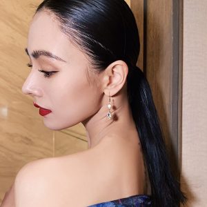 Rice grains, freshwater pearls, zircon, water drop earrings, women's French elegant temperament earrings, Korean fashion commuter earrings