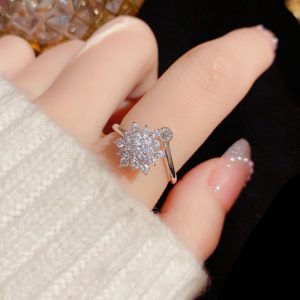 The niche unique design sense is full of diamonds, rotating snowflake open rings, female Internet celebrities, personality, versatile index finger rings, accessories