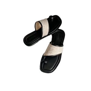Grape Mom has the same style of casual summer square toe clip-toe straw splicing flat slippers women's 2025 new sandals