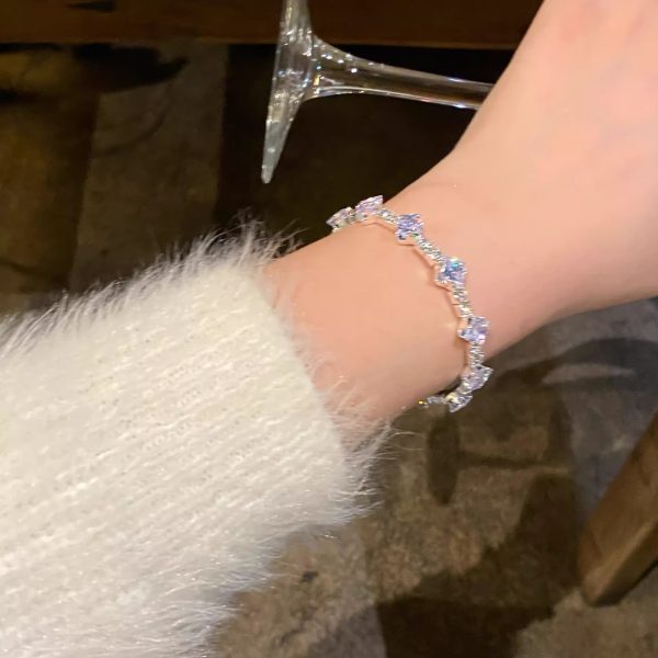 Super flash zircon bracelet women's light luxury delicate niche high-end French bracelet crystal shining diamond design hand jewelry - Image 3