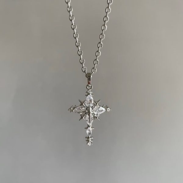 Cool feeling ice through snowflake cross zircon necklace female sweet cool style Korean personality four-pointed star titanium steel collarbone chain