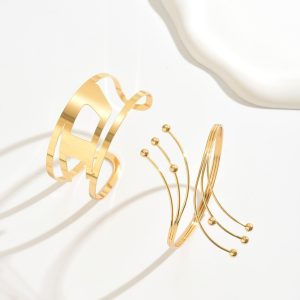 Factory Direct Sweet Cool Spicy Cutout D Letter Bracelet Women's Versatile Personality Metallic Glossy Open Arm Decoration