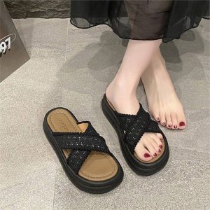 Vintage platform Birkenstocks, beach resort sandals, cross-strapped knitted women's shoes, summer outerwear, new 2025