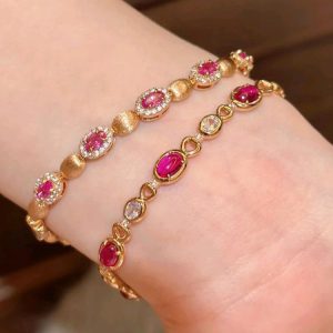 French vintage old money style hand-brushed pigeon egg high carbon diamond bracelet vintage color treasure red corundum bracelet women