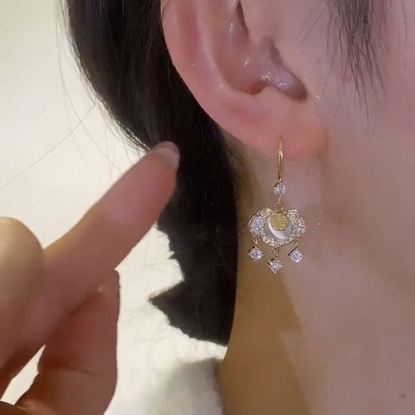 Niche design sense ethnic style zircon safety lock earrings cat's eye stone French earhook temperament versatile Fu lock earrings - Image 2
