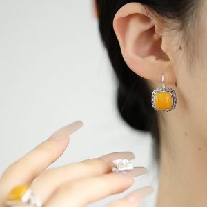 Literary vintage S925 silver inlaid southern red agate earrings small sugar cube women's European lace antique earrings