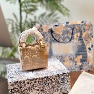 D home super mini Lady Dai Fei bag delicate and cute little square bag, sweet crossbody bag, shoulder bag, small waste bag