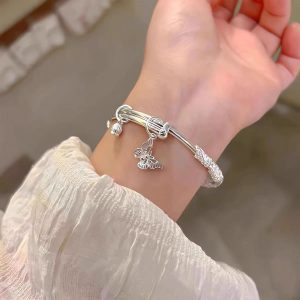 Flowers, solid sliding bracelets, female stamens, butterflies, niche temperament, high-end adjustable bracelets, versatile