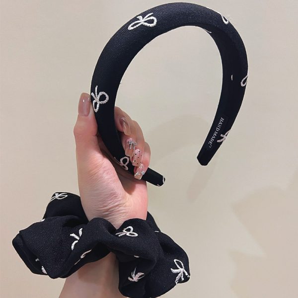Korean version embroidered bow sponge headband woman 2024 new high skull crown temperament retro large intestine hair ring rubber band woman - Image 3